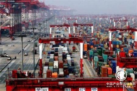 中國(guó)經(jīng)濟(jì)穩(wěn)中有“憂(yōu)”更有“進(jìn)”