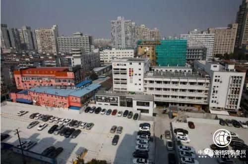 選址在城市CBD和交通便捷的地區(qū)，提出了“30分鐘生活圈”的概念的“魔方公寓”。新華社記者 方喆 攝