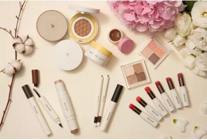 春雨面膜再出招，paparecipe春雨融彩口紅驚艷亮相引領(lǐng)彩妝新時尚