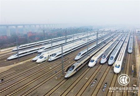 全國(guó)鐵路今迎大調(diào)圖 京滬高鐵“復(fù)興號(hào)”正式提速