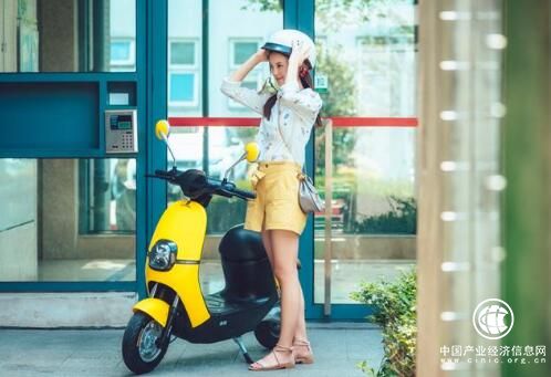 小身材，大智慧，雅迪羅曼滿(mǎn)足你對(duì)通勤電動(dòng)車(chē)的所有想象