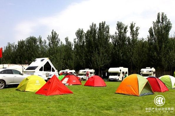“露營(yíng)+”引爆消費(fèi)熱潮