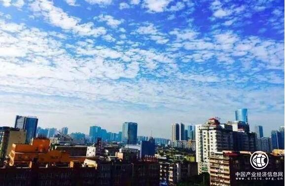 前10月339個(gè)地級(jí)及以上城市平均空氣質(zhì)量?jī)?yōu)良天數(shù)比例為86.3%