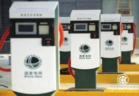 我國(guó)建成“九縱九橫”高速城際電動(dòng)汽車快充網(wǎng)