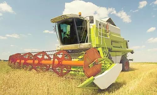 先進適用農(nóng)機裝備為“三夏”麥收保駕護航