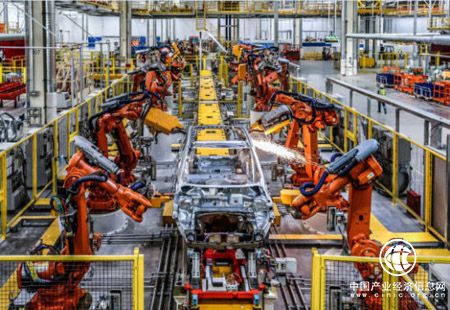 從賣機(jī)器到賣方案 我國機(jī)械工業(yè)成就顯著