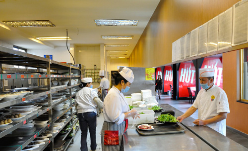 餐飲收入增速年內(nèi)首次轉(zhuǎn)正 消費(fèi)帶動中國經(jīng)濟(jì)持續(xù)復(fù)蘇