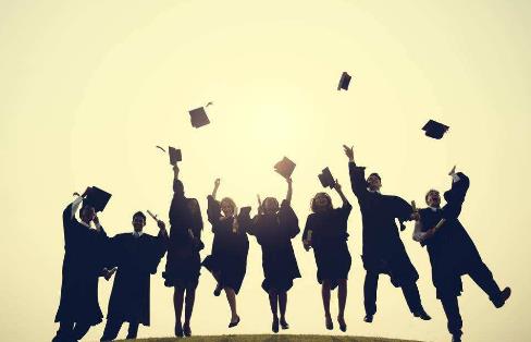 慶祝大學(xué)畢業(yè)花費(fèi)3000元以上？請(qǐng)拿出更獨(dú)立的姿態(tài)