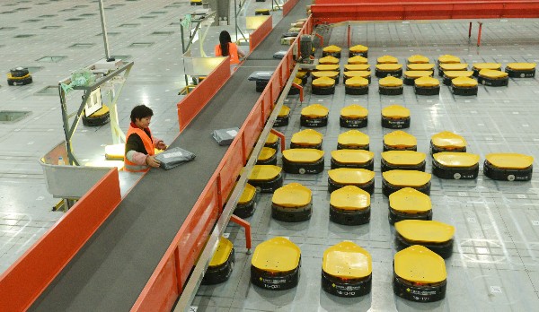 抱團(tuán)奮戰(zhàn) 快遞業(yè)呈現(xiàn)良好增長態(tài)勢