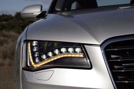 LED汽車(chē)前照燈應(yīng)用市場(chǎng)將大幅增長(zhǎng)