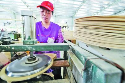 竹制餐具出口增速明顯 竹源生物基降解塑料興起   “以竹代塑”成食品包裝綠色發(fā)展新風向