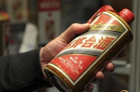 茅臺(tái)放棄國酒商標(biāo)申請(qǐng) 向國家商標(biāo)評(píng)審委員會(huì)致歉