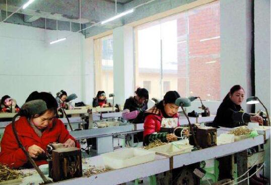 “創(chuàng)”出就業(yè)潛力，“扛”起民生責(zé)任--來自一線的穩(wěn)就業(yè)觀察