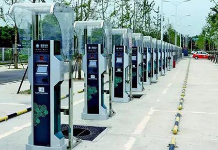 充電樁建設(shè)不能拖新能源汽車(chē)的