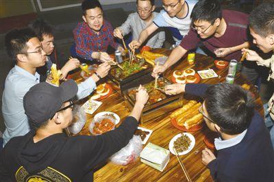 探問夜間消費：深耕夜宵市場，潛力還有多大？