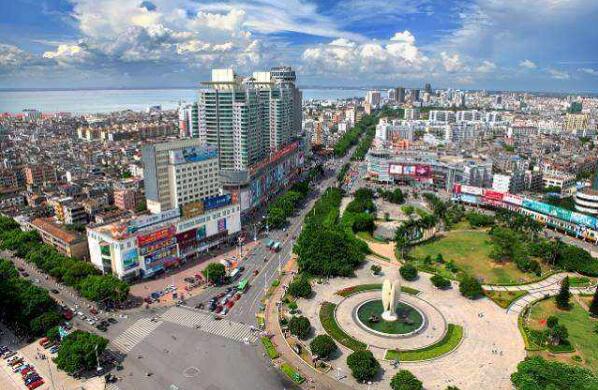 西部地區(qū)逐步走向對外開放前沿