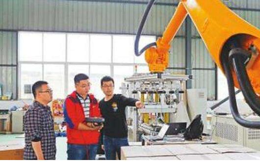 促進(jìn)民營經(jīng)濟(jì)做大做優(yōu)做強(qiáng)