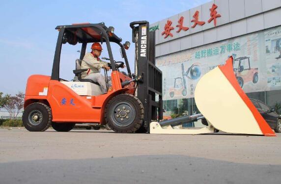 安徽叉車集團：搶占智能物流賽道重塑重器新典范