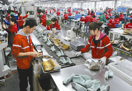 精準(zhǔn)幫扶外貿(mào)企業(yè)保市場(chǎng)、保訂單、保份額