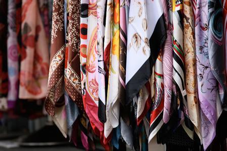 中國2019年1-2月絲綢商品進出口情況