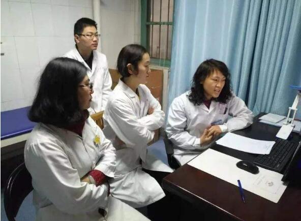 致敬平凡而偉大的醫(yī)者！透過數(shù)字看中國醫(yī)師隊(duì)伍“質(zhì)”“量”齊升