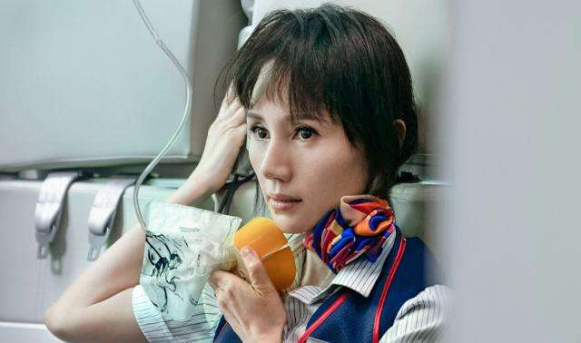 袁泉 演完乘務(wù)長(zhǎng)，職業(yè)感在體內(nèi)發(fā)酵