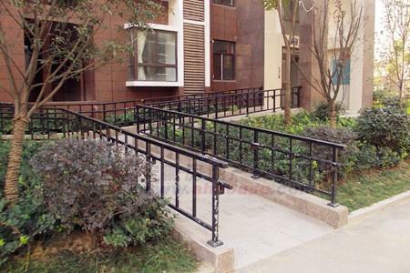 住房城鄉(xiāng)建設(shè)部：提升城市無(wú)障礙設(shè)施建設(shè)水平