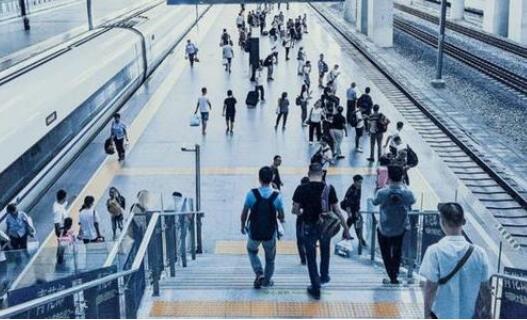 2025年鐵路暑運(yùn)福建發(fā)送旅客3080萬人次 同比增長5.4%