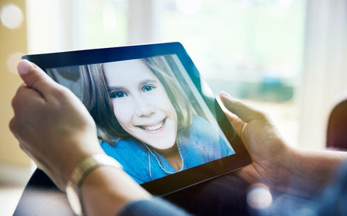 廣電“搭臺(tái)”教育“唱戲” 千億大屏生態(tài)重引市場(chǎng)關(guān)注