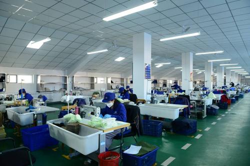 工信部：已累計(jì)培育專精特新中小企業(yè)9.8萬家 民營企業(yè)占95%左右