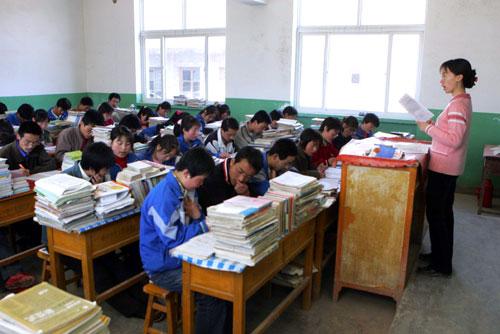 選派13606名教師、鼓勵(lì)“組團(tuán)式” 兩部門部署“三區(qū)”支教