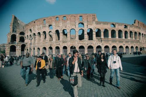 開放旅游，歐洲左右為難