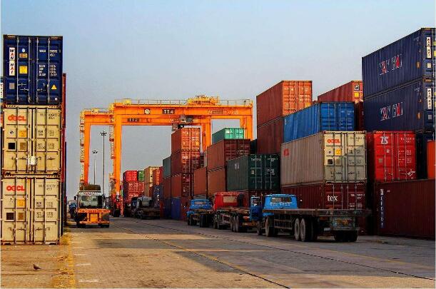 外貿(mào)“壓艙石”！5800余家AEO企業(yè)貢獻(xiàn)我國約四成進(jìn)出口值