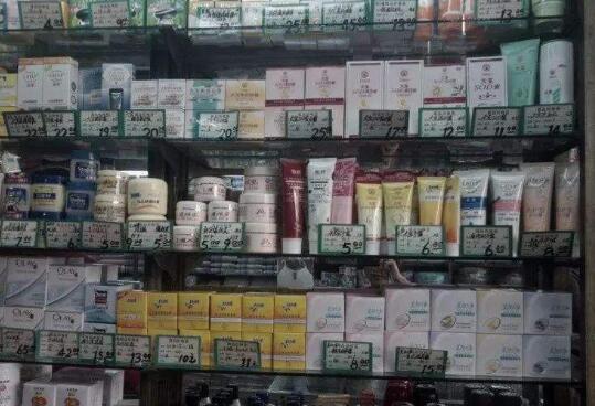 國(guó)家藥監(jiān)局發(fā)布“三年行動(dòng)計(jì)劃” 我國(guó)從制妝大國(guó)向制妝強(qiáng)國(guó)跨越