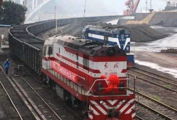 西煤東運“大動脈”！大秦鐵路貨運量破90億噸