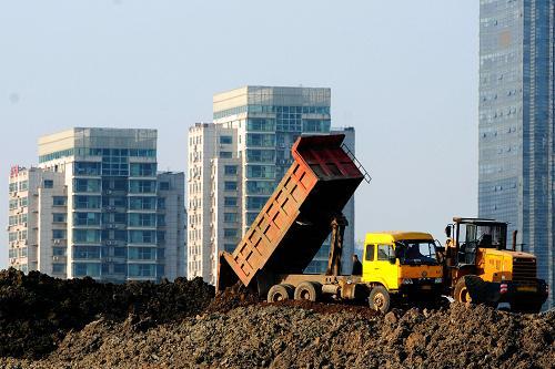 房地產(chǎn)行業(yè)跨過保交樓“大山” 高質(zhì)量轉(zhuǎn)型需要再邁兩道坎