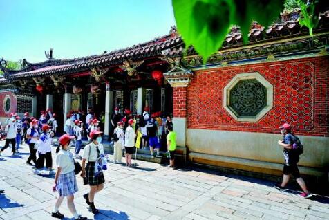 “暑期游”一系列新場景、新業(yè)態(tài)紛紛解鎖 夏日消費(fèi)活力四射