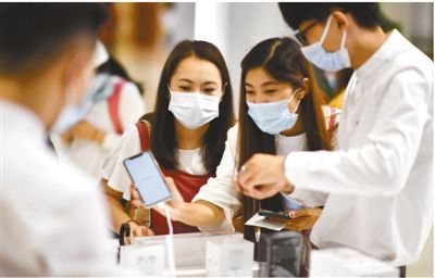 免稅業(yè)市場(chǎng)規(guī)模擴(kuò)大助消費(fèi)回暖：降低購(gòu)物成本，拉動(dòng)旅游消費(fèi)