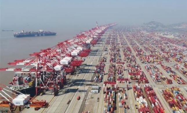 “一降一增”之間，中國外貿(mào)破局前行