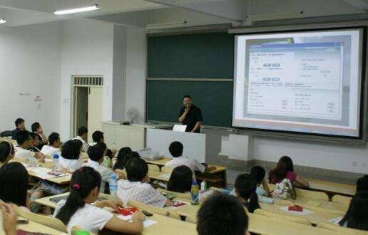 校企聯(lián)合培養(yǎng)，讓卓越工程人才“拔節(jié)生長(zhǎng)”