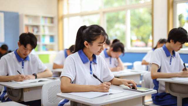 中國(guó)基礎(chǔ)教育國(guó)際論壇在上海舉行