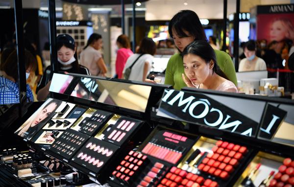 一千可以花，十塊必須??？當(dāng)代年輕人“神奇”消費(fèi)心理觀察