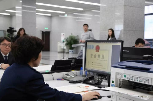 破除地方保護(hù)和行政性壟斷，今年從三方面發(fā)力