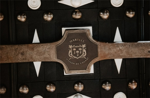 三百年成就馬爹利，馬爹利造就頂級(jí)干邑