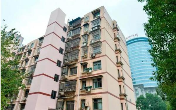 “好房子”更要“好服務(wù)”