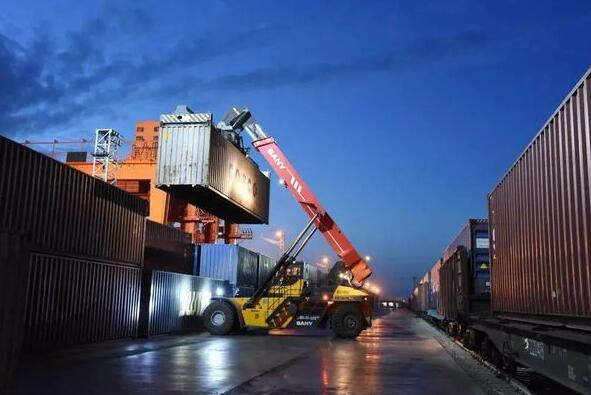 貨物貿易創(chuàng)歷史同期新高 增長動能量穩(wěn)質升