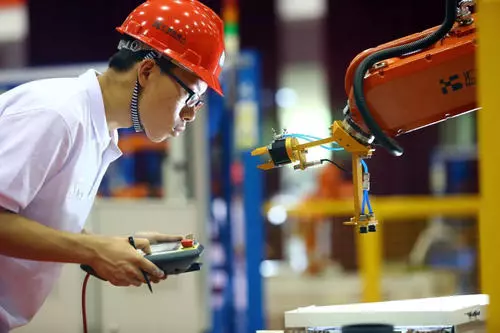 產(chǎn)學合作加深培育模式創(chuàng)新 “十四五”教育夯實人才底座