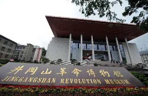 暑期紅色研學(xué)游受青睞，北京熱度居首