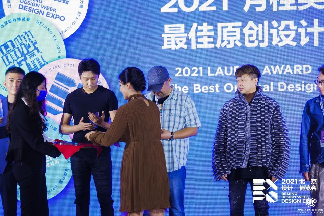 這個(gè)月桂獎(jiǎng)的新星，想讓全宇宙青年實(shí)現(xiàn)喝酒自由