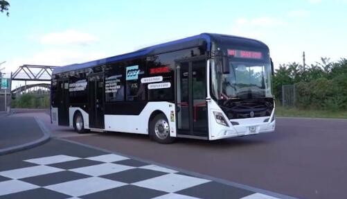 中企制造自動駕駛客車在法國開啟路況示范運(yùn)行